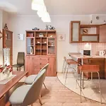 شقة Przy Promenadzie Trzy Korony Z Sypialnia - Parking - An Der Promenade Trzy Korony Mit Schlafzimmer - Parkplatz- Na Wyspie سفينويتشي