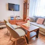Przy Promenadzie Trzy Korony Z Sypialnia - Parking - An Der Promenade Trzy Korony Mit Schlafzimmer - Parkplatz- Na Wyspie * سفينويتشي