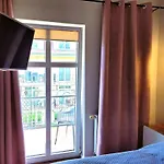 شقة Przy Promenadzie Trzy Korony Z Sypialnia - Parking - An Der Promenade Trzy Korony Mit Schlafzimmer - Parkplatz- Na Wyspie سفينويتشي
