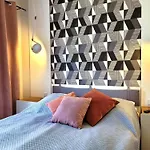 شقة Przy Promenadzie Trzy Korony Z Sypialnia - Parking - An Der Promenade Trzy Korony Mit Schlafzimmer - Parkplatz- Na Wyspie سفينويتشي