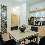 Przy Promenadzie Trzy Korony Z Sypialnia - Parking - An Der Promenade Trzy Korony Mit Schlafzimmer - Parkplatz- Na Wyspie *