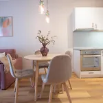 Przy Promenadzie Trzy Korony Z Sypialnia - Parking - An Der Promenade Trzy Korony Mit Schlafzimmer - Parkplatz- Na Wyspie