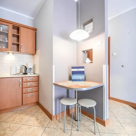 Przy Promenadzie Trzy Korony Z Sypialnia - Parking - An Der Promenade Trzy Korony Mit Schlafzimmer - Parkplatz- Na Wyspie Apartmán