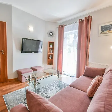 Przy Promenadzie Trzy Korony Z Sypialnia - Parking - An Der Promenade Trzy Korony Mit Schlafzimmer - Parkplatz- Na Wyspie سفينويتشي