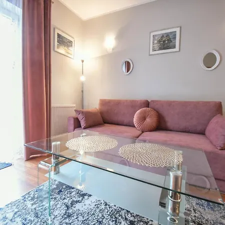 Apartmán Przy Promenadzie Trzy Korony Z Sypialnia - Parking - An Der Promenade Trzy Korony Mit Schlafzimmer - Parkplatz- Na Wyspie *