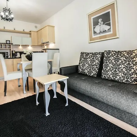 Przy Promenadzie Trzy Korony Z Sypialnia - Parking - An Der Promenade Trzy Korony Mit Schlafzimmer - Parkplatz- Na Wyspie