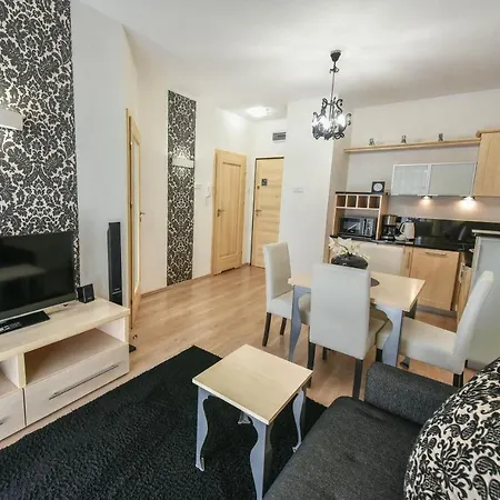 Przy Promenadzie Trzy Korony Z Sypialnia - Parking - An Der Promenade Trzy Korony Mit Schlafzimmer - Parkplatz- Na Wyspie سفينويتشي