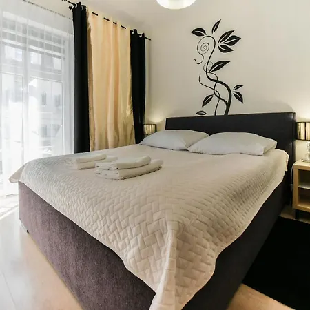 Przy Promenadzie Trzy Korony Z Sypialnia & Parking - Na Wyspie Apartment Swinemünde