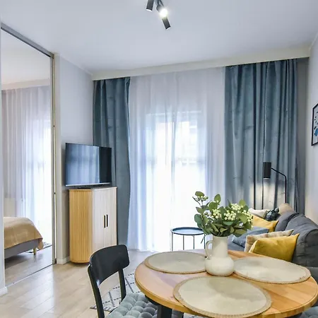 Przy Promenadzie Trzy Korony Z Sypialnia - Parking - An Der Promenade Trzy Korony Mit Schlafzimmer - Parkplatz- Na Wyspie 아파트 슈비노우이스쳬