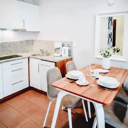 Przy Promenadzie Trzy Korony Z Sypialnia - Parking - An Der Promenade Trzy Korony Mit Schlafzimmer - Parkplatz- Na Wyspie Apartmán *