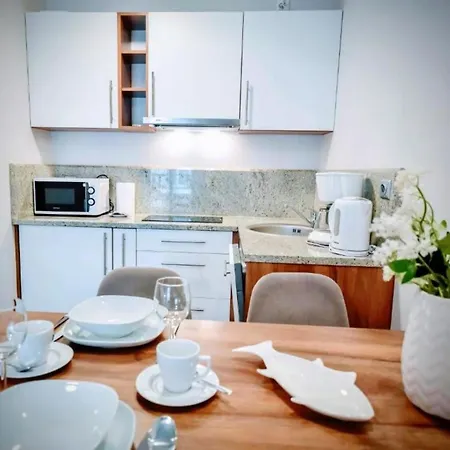 Przy Promenadzie Trzy Korony Z Sypialnia - Parking - An Der Promenade Trzy Korony Mit Schlafzimmer - Parkplatz- Na Wyspie