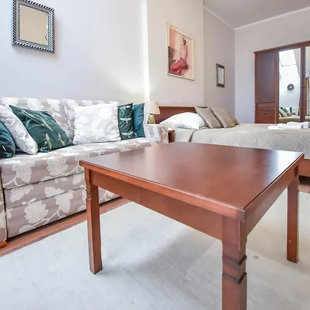 شقة Przy Promenadzie Trzy Korony Z Sypialnia - Parking - An Der Promenade Trzy Korony Mit Schlafzimmer - Parkplatz- Na Wyspie سفينويتشي