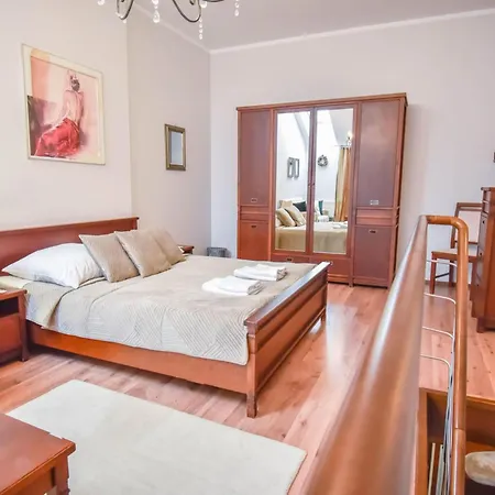 Przy Promenadzie Trzy Korony Z Sypialnia - Parking - An Der Promenade Trzy Korony Mit Schlafzimmer - Parkplatz- Na Wyspie Apartmán *