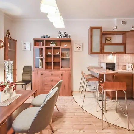 شقة Przy Promenadzie Trzy Korony Z Sypialnia - Parking - An Der Promenade Trzy Korony Mit Schlafzimmer - Parkplatz- Na Wyspie سفينويتشي