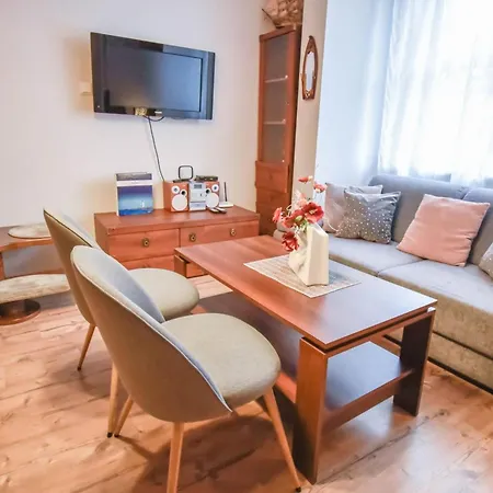 Przy Promenadzie Trzy Korony Z Sypialnia - Parking - An Der Promenade Trzy Korony Mit Schlafzimmer - Parkplatz- Na Wyspie * 슈비노우이스쳬