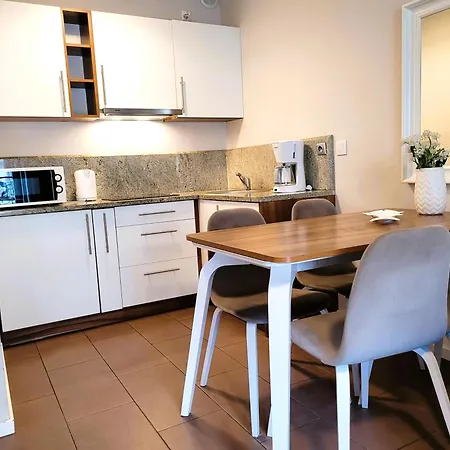 Przy Promenadzie Trzy Korony Z Sypialnia - Parking - An Der Promenade Trzy Korony Mit Schlafzimmer - Parkplatz- Na Wyspie *