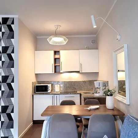 Przy Promenadzie Trzy Korony Z Sypialnia - Parking - An Der Promenade Trzy Korony Mit Schlafzimmer - Parkplatz- Na Wyspie Apartmán *