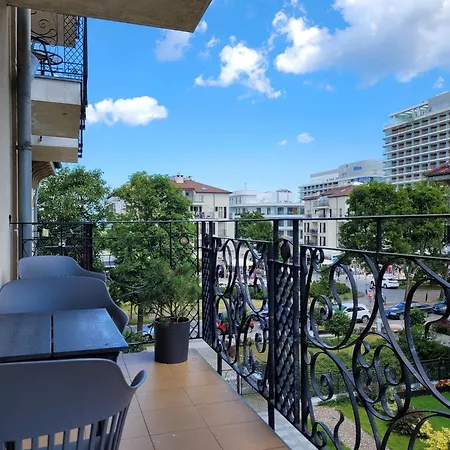 Przy Promenadzie Trzy Korony Z Sypialnia - Parking - An Der Promenade Trzy Korony Mit Schlafzimmer - Parkplatz- Na Wyspie