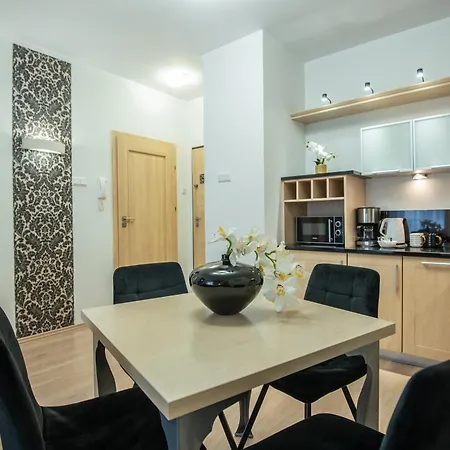 Przy Promenadzie Trzy Korony Z Sypialnia - Parking - An Der Promenade Trzy Korony Mit Schlafzimmer - Parkplatz- Na Wyspie *