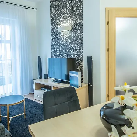 Przy Promenadzie Trzy Korony Z Sypialnia - Parking - An Der Promenade Trzy Korony Mit Schlafzimmer - Parkplatz- Na Wyspie *