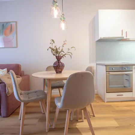 Przy Promenadzie Trzy Korony Z Sypialnia - Parking - An Der Promenade Trzy Korony Mit Schlafzimmer - Parkplatz- Na Wyspie
