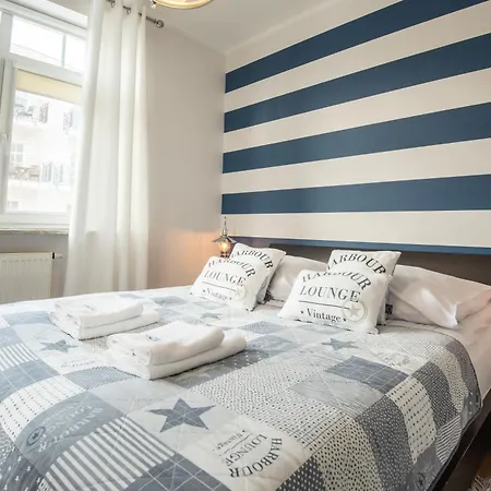 Przy Promenadzie Trzy Korony Z Sypialnia - Parking - An Der Promenade Trzy Korony Mit Schlafzimmer - Parkplatz- Na Wyspie 아파트 슈비노우이스쳬