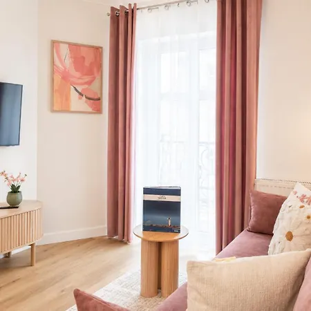 Przy Promenadzie Trzy Korony Z Sypialnia - Parking - An Der Promenade Trzy Korony Mit Schlafzimmer - Parkplatz- Na Wyspie Apartmán *