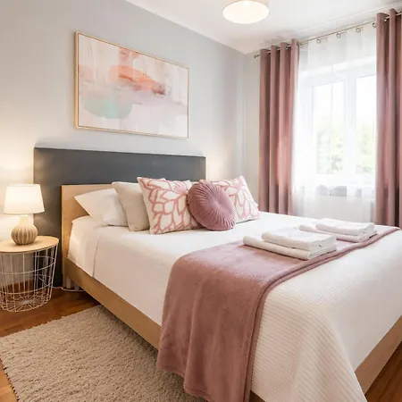 Przy Promenadzie Trzy Korony Z Sypialnia - Parking - An Der Promenade Trzy Korony Mit Schlafzimmer - Parkplatz- Na Wyspie *