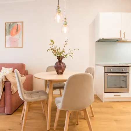 Przy Promenadzie Trzy Korony Z Sypialnia - Parking - An Der Promenade Trzy Korony Mit Schlafzimmer - Parkplatz- Na Wyspie