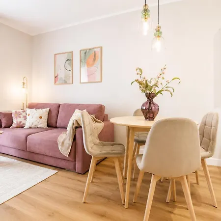 Apartmán Przy Promenadzie Trzy Korony Z Sypialnia - Parking - An Der Promenade Trzy Korony Mit Schlafzimmer - Parkplatz- Na Wyspie *