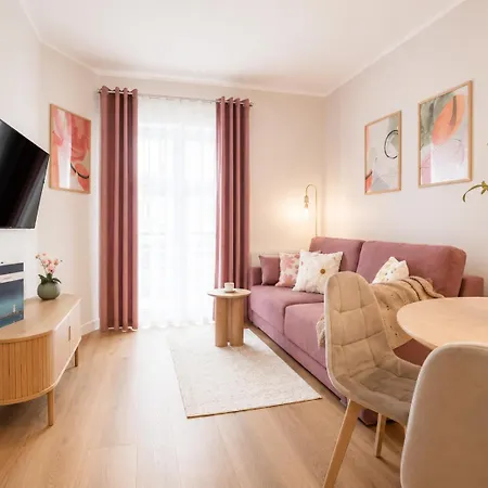 Przy Promenadzie Trzy Korony Z Sypialnia - Parking - An Der Promenade Trzy Korony Mit Schlafzimmer - Parkplatz- Na Wyspie Apartmán *