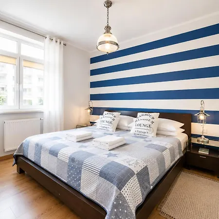 Przy Promenadzie Trzy Korony Z Sypialnia - Parking - An Der Promenade Trzy Korony Mit Schlafzimmer - Parkplatz- Na Wyspie Apartmán