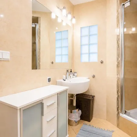 Apartmán Przy Promenadzie Trzy Korony Z Sypialnia - Parking - An Der Promenade Trzy Korony Mit Schlafzimmer - Parkplatz- Na Wyspie Svinoústí