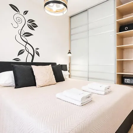 Przy Promenadzie Trzy Korony Z Sypialnia - Parking - An Der Promenade Trzy Korony Mit Schlafzimmer - Parkplatz- Na Wyspie *