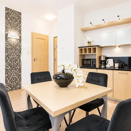 Przy Promenadzie Trzy Korony Z Sypialnia - Parking - An Der Promenade Trzy Korony Mit Schlafzimmer - Parkplatz- Na Wyspie